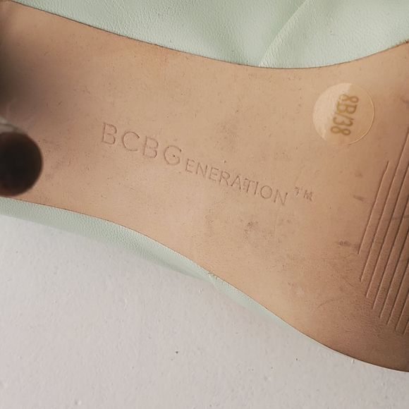 BCBG mint peep toe heels size 8. - Picture 5 of 5